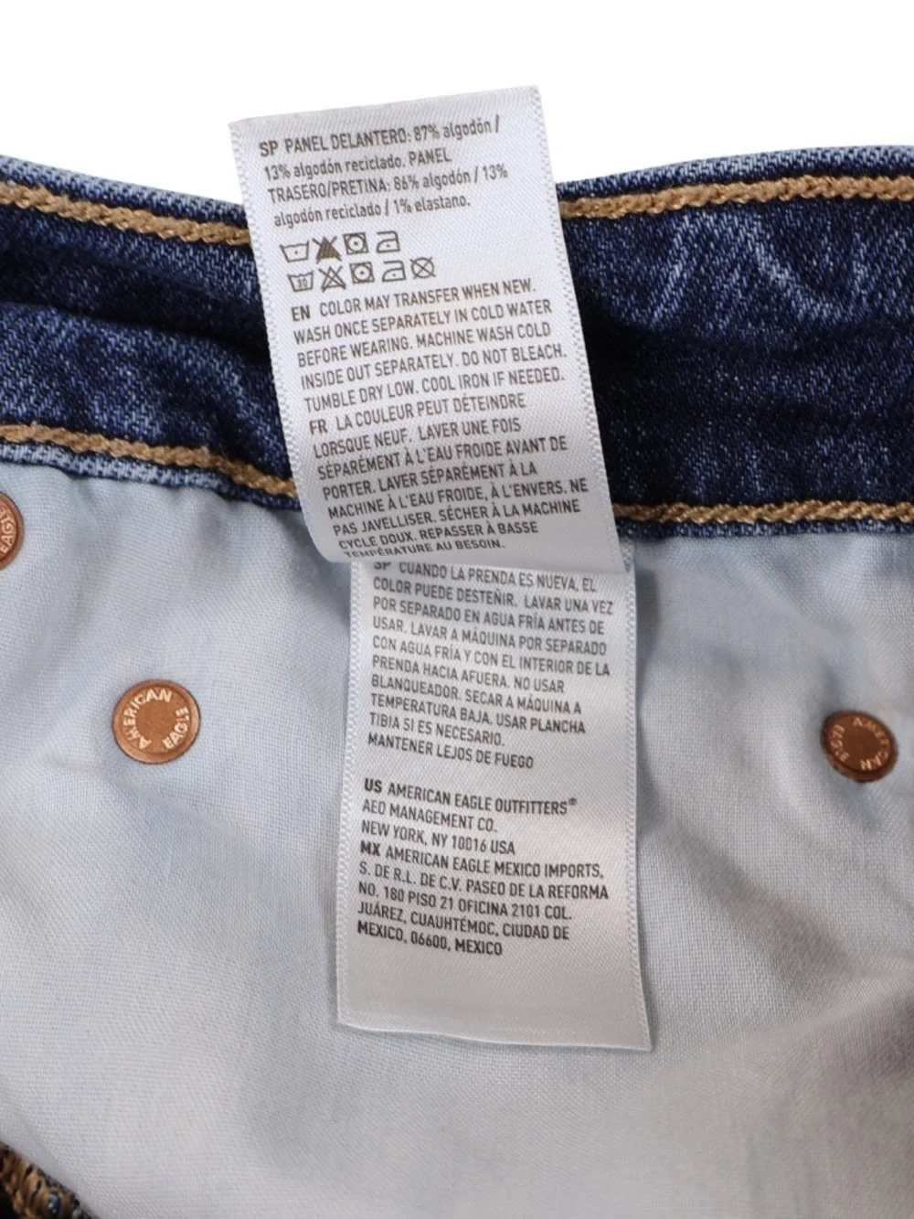 American Eagle Relaxed Denim Shorts Size 6 High Rise Raw Hem Blue Jean Shorts